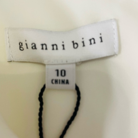 Gianni Bini Cream One-Shoulder Long Sleeve Dress - Picture 2 of 3